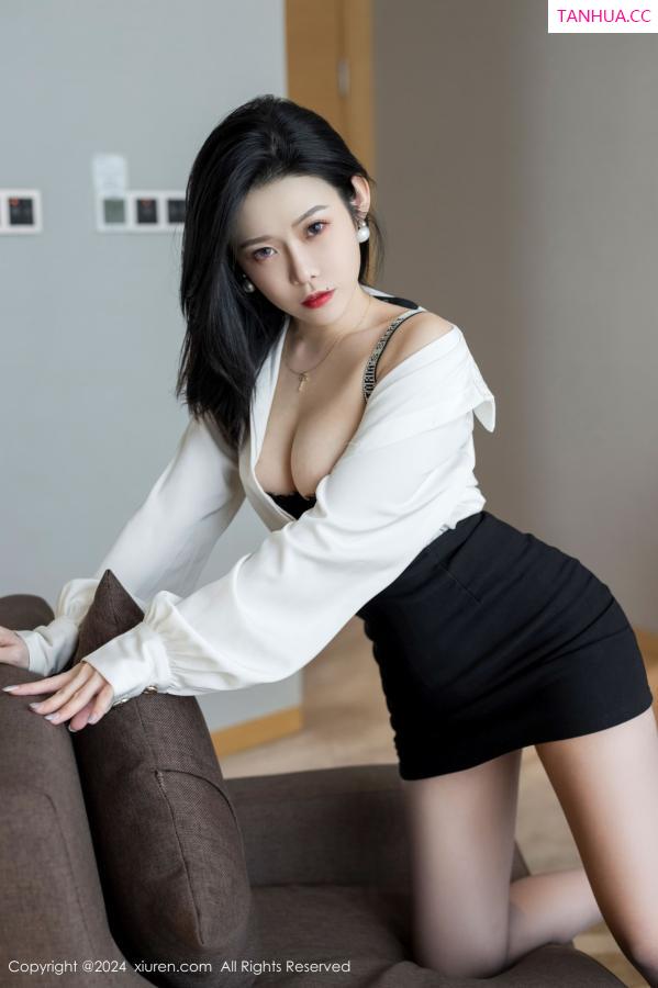 李凯诗 luvian本能 [XiuRen]高清写真图 2024.10.23 No.9329 luvian本能 黑丝美腿第8张图片